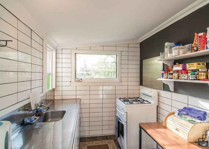  at 136 Glenmore Street, Northland, Wellington