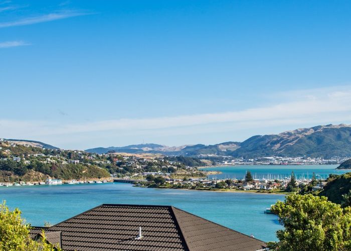  at 2 Saint Ives Drive, Camborne, Porirua