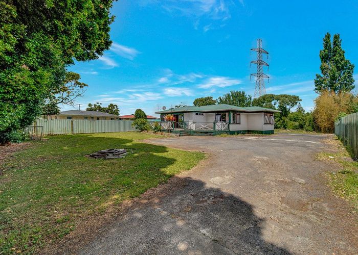  at 11 Fulton Crescent, Otara, Auckland