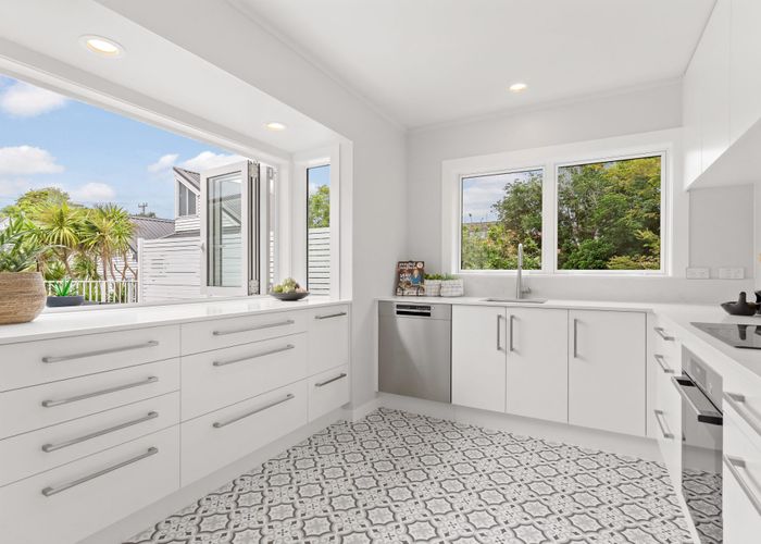  at 14 Chelmsford Avenue, Glendowie, Auckland City, Auckland