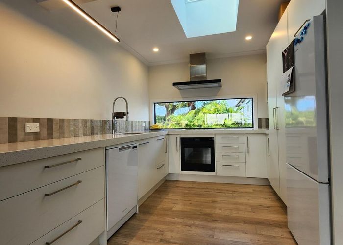  at 136 Wairau Road, Oakura, New Plymouth, Taranaki