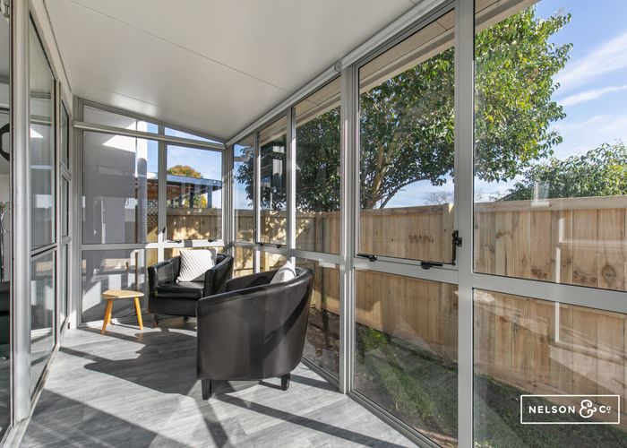  at 2/42 Kenderdine Road, Papatoetoe, Auckland