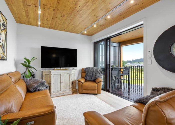  at 9/40 Waiparaheka Drive, Milldale, Rodney, Auckland