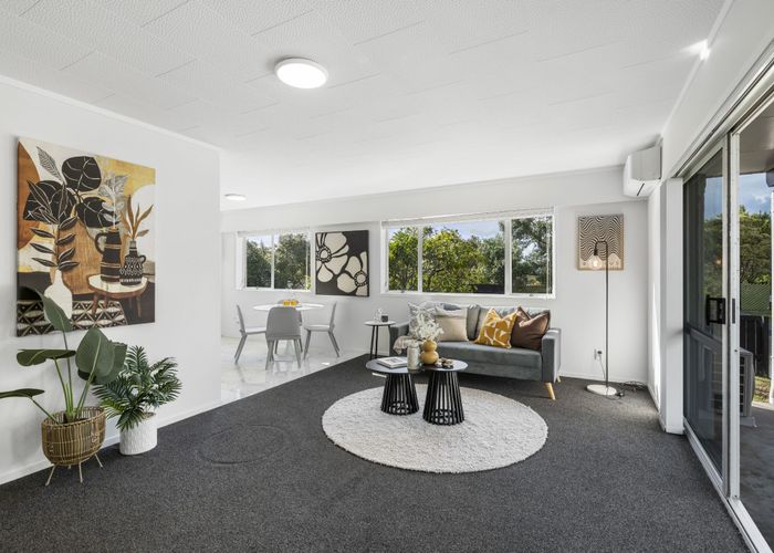  at 1/28 Roberts Road, Te Atatu South, Auckland