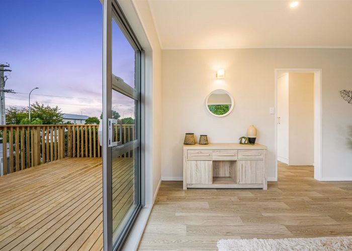  at 1/14 Flanshaw Road, Te Atatu South, Auckland