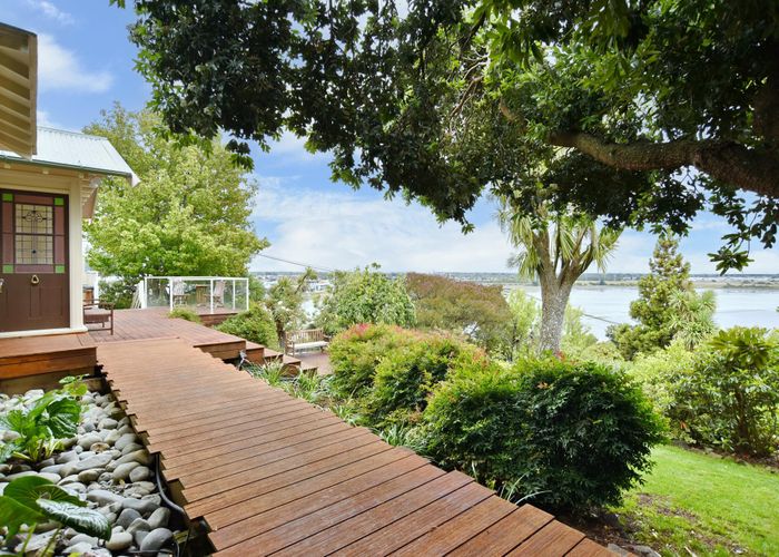 at 21 St Andrews Hill Road, Mount Pleasant, Christchurch