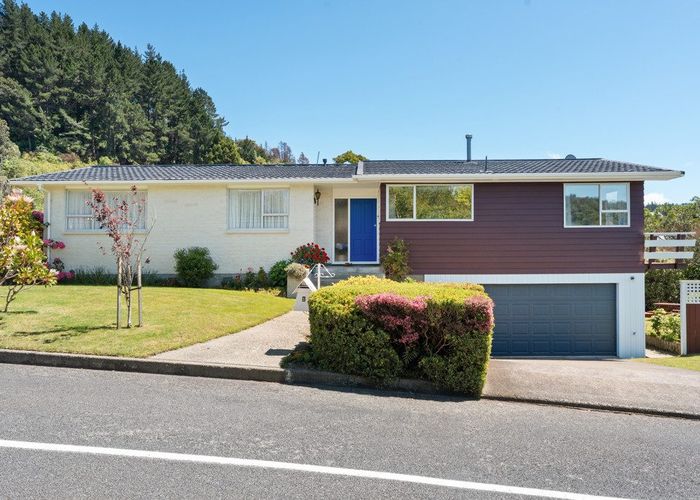  at 1 Dunrobin Grove, Silverstream, Upper Hutt