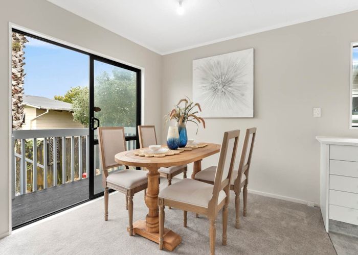  at 3/219 Don Buck Road, Massey, Waitakere City, Auckland