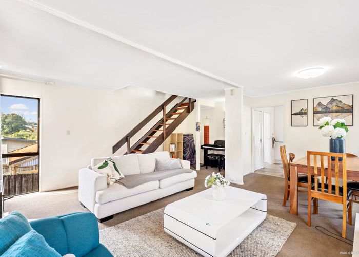  at 1/8 Woodhams Street, Beach Haven, Auckland