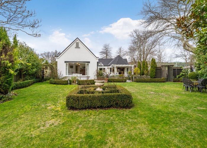  at 1 Oakmont, Heretaunga, Upper Hutt, Wellington