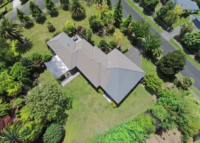  at 2 De La Mare Drive, Leamington, Cambridge