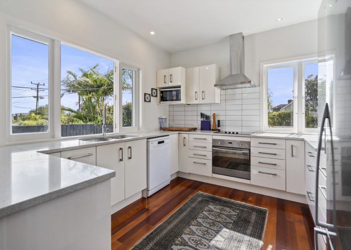  at 1/58 Eversleigh Road, Belmont, Auckland