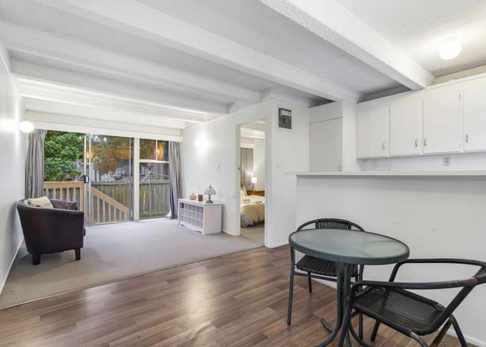  at 8/64 Grange Road, Mount Eden, Auckland