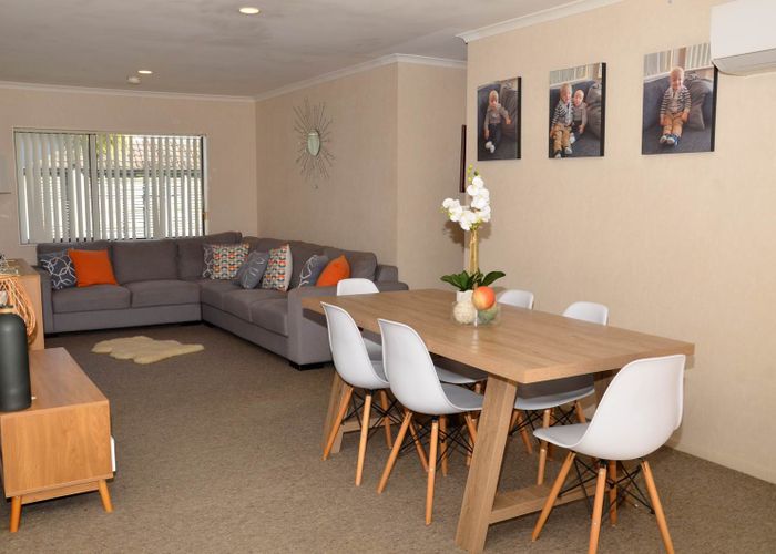  at 34 Glen Bay Close, Pinehill, Auckland