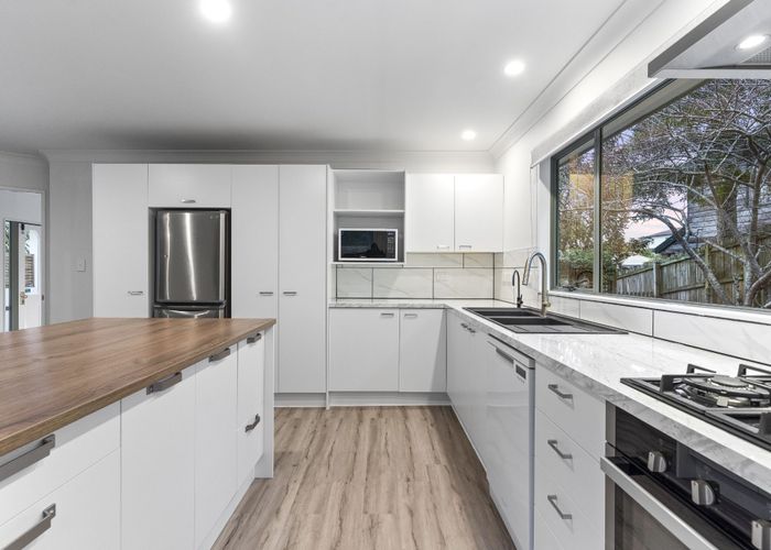  at 20 Caversham Drive, Torbay, Auckland