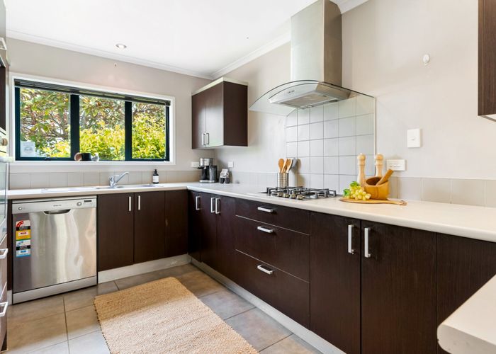  at 6 Vicente Place, Albany, North Shore City, Auckland