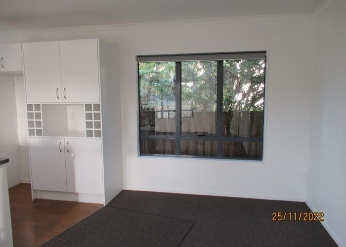  at 1/27 Brougham Place, West Harbour, Waitakere City, Auckland
