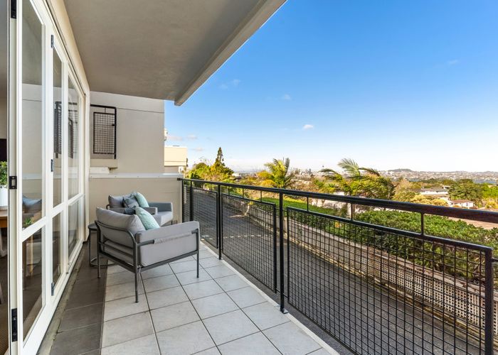  at 15/166 Mokoia Road, Chatswood, North Shore City, Auckland