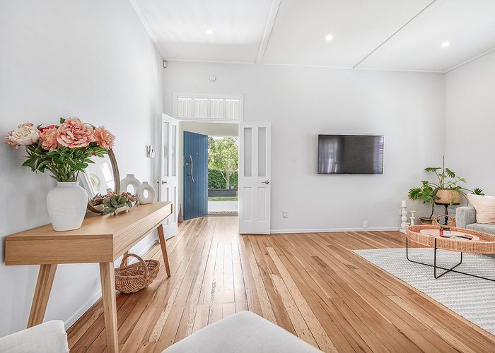  at 8A Bains Avenue, Hamilton East, Hamilton