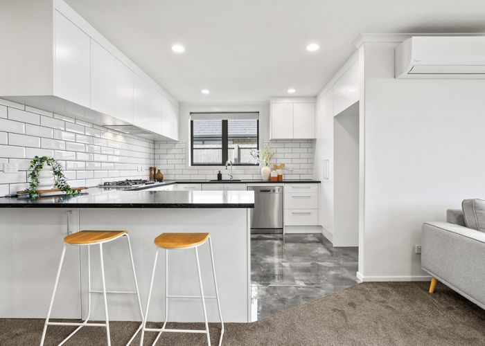  at 2/6 Ekara Road, Flagstaff, Hamilton