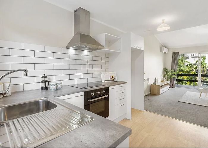  at 3/166 Beach Haven Road, Beach Haven, North Shore City, Auckland