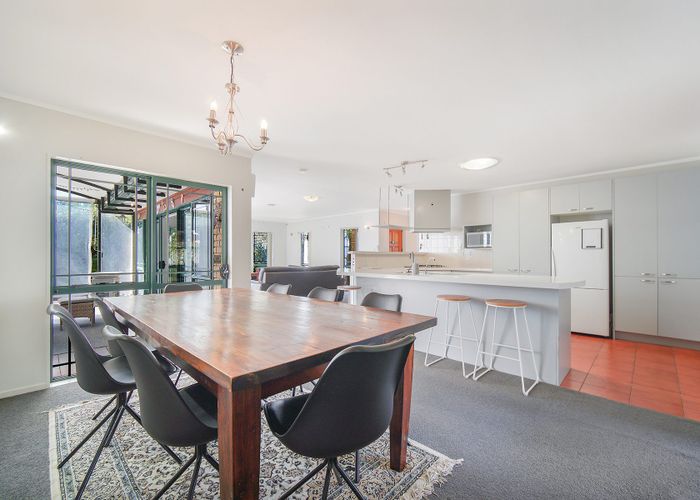 at 14 Waimoko Glen, Swanson, Auckland