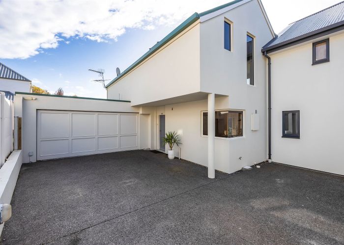  at 2/89 Waimairi Road, Ilam, Christchurch City, Canterbury