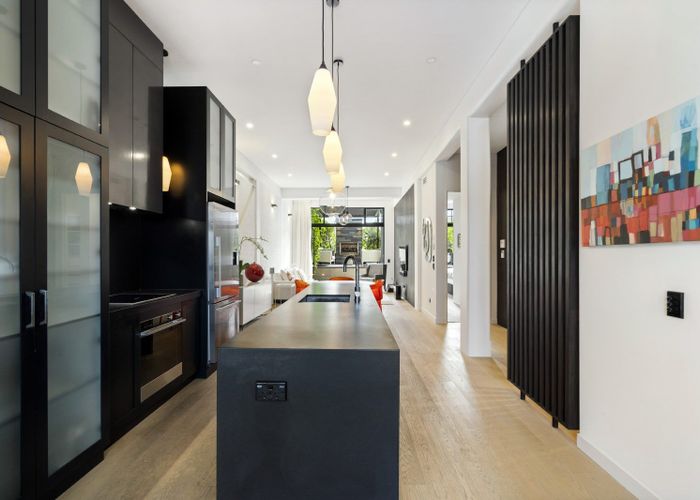  at 2/64 Valley Road, Mount Eden, Auckland