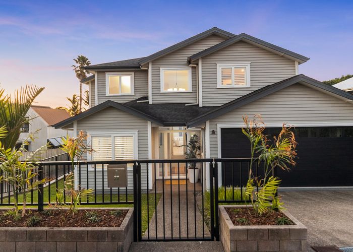  at 27 St Michaels Avenue, Point Chevalier, Auckland