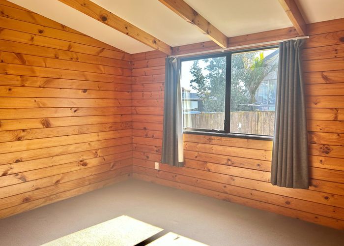  at 1/11 Dalmahoy Place, Wattle Downs, Manukau City, Auckland