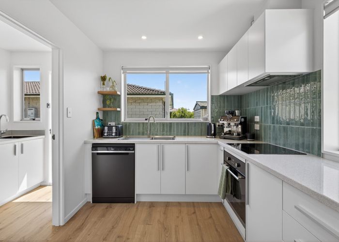  at 2/21 Cob Crescent, Woolston, Christchurch City, Canterbury