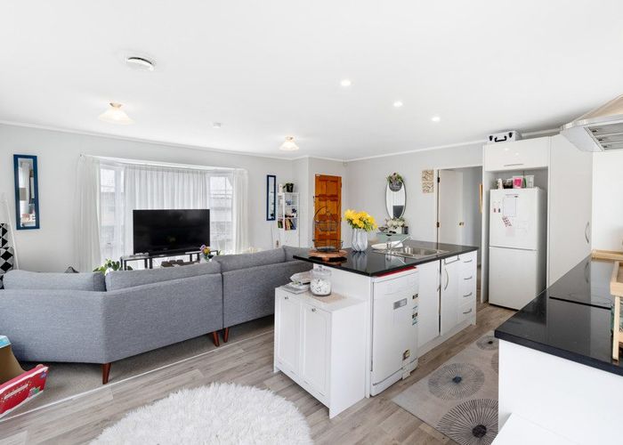  at 1/13 De Quincey Terrace, Highland Park, Manukau City, Auckland