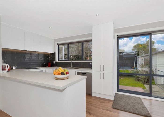  at 54 Winters Road, Redwood, Christchurch