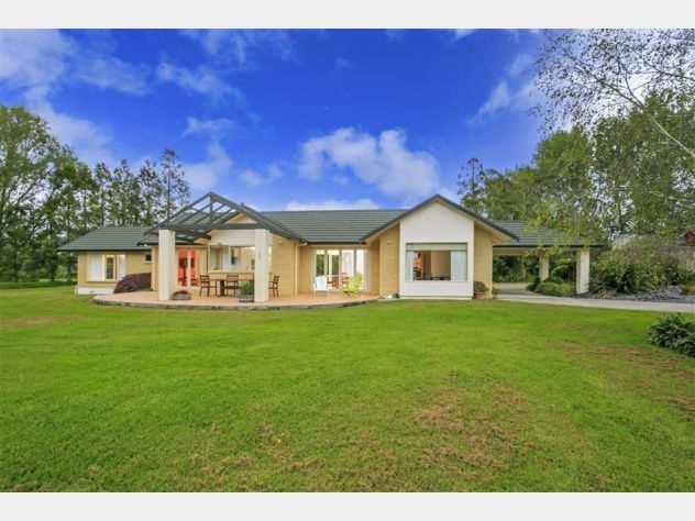  at 987 Dairy Flat Highway, Albany, North Shore City, Auckland