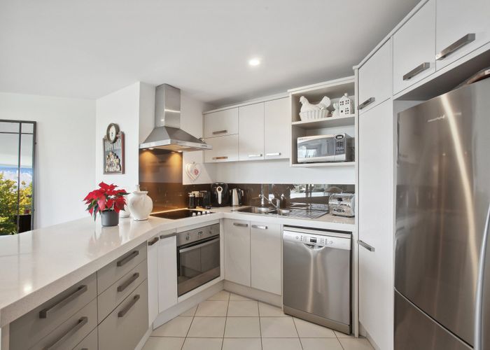  at 2A/84 Gunner Drive, Te Atatu Peninsula, Waitakere City, Auckland