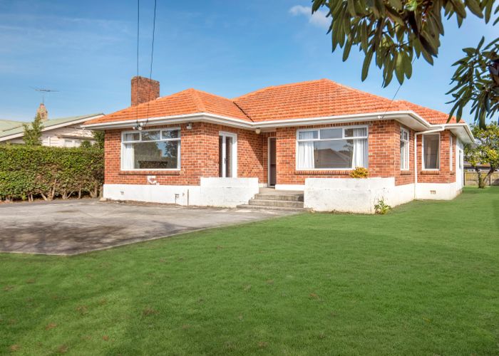  at 2 Walter Street, Mangere East, Auckland