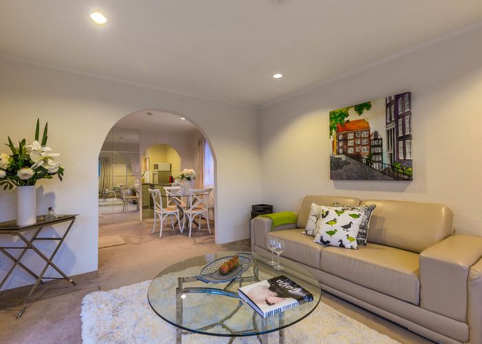  at 16 Steen Place, Mangere Bridge, Auckland