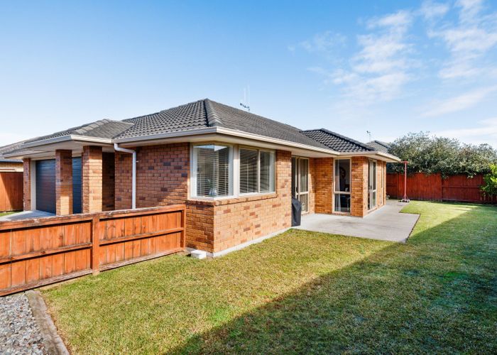  at 5 Parkside Drive, Huntington, Hamilton