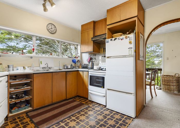  at 20 Reynella Drive, Massey, Waitakere City, Auckland
