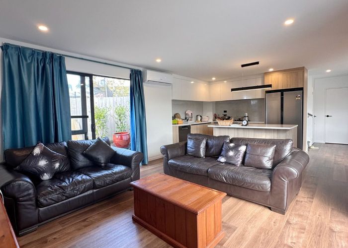  at 49D Royal View Rd, Te Atatu South, Waitakere City, Auckland