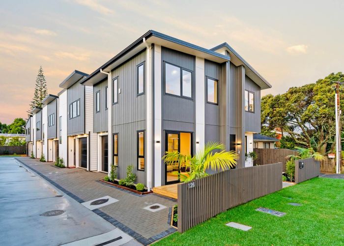  at 126B Chivalry Road, Glenfield, North Shore City, Auckland