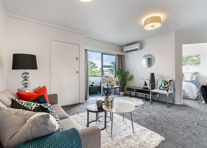  at 2/21 Finch Street, Morningside, Auckland City, Auckland