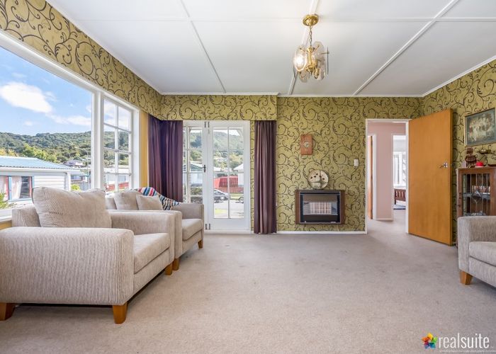  at 280 Wellington Road, Wainuiomata, Lower Hutt