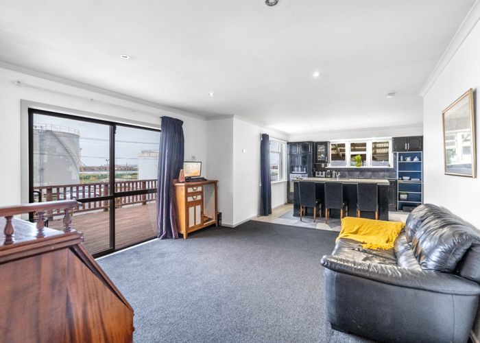  at 44 Ocean Beach Road, Bluff