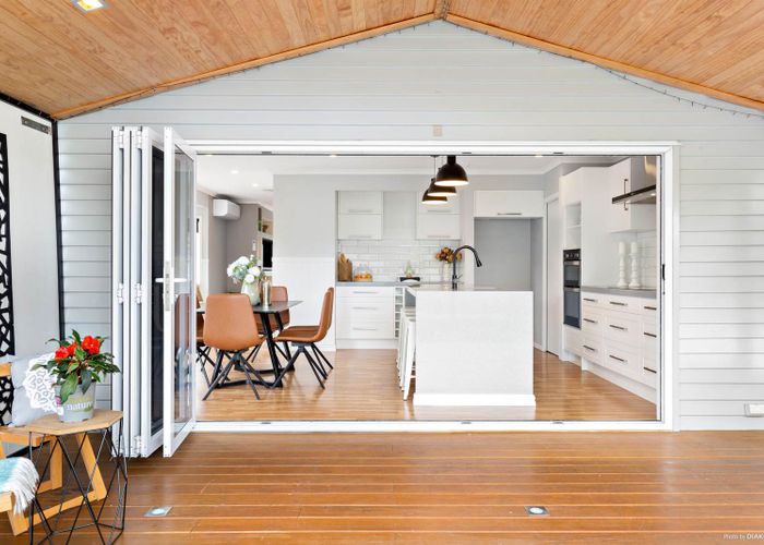  at 126 Chivalry Road, Glenfield, Auckland