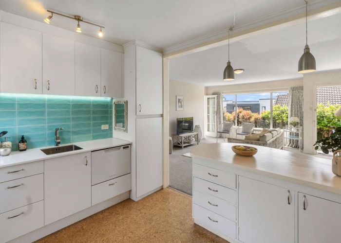  at 2/68 Atkin Avenue, Mission Bay, Auckland