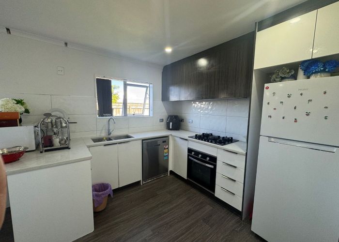  at 10 Vickerman Street, Otara, Auckland