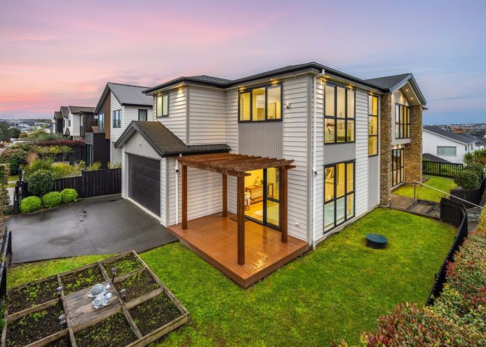  at 21 Tawatawa Street, Long Bay, North Shore City, Auckland