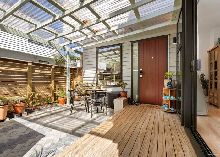  at 6/4 Edgerton Road, Te Atatu Peninsula, Waitakere City, Auckland