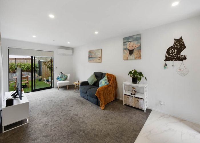  at 7/10 Fathom Place, Te Atatu Peninsula, Waitakere City, Auckland